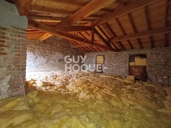 Maison de village à Saint-Just-la-Pendue à rénover