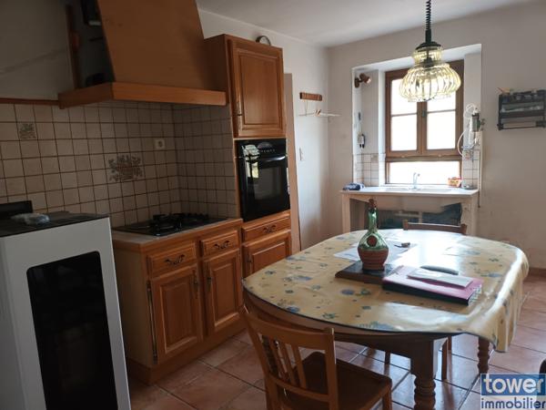 Maison
                                                                                                                                                                                                                                                                                                                        6 pièce(s)                                                                                                                                                                                                          4 chambre(s)                                                                                                                                                                                                          183.9  m²