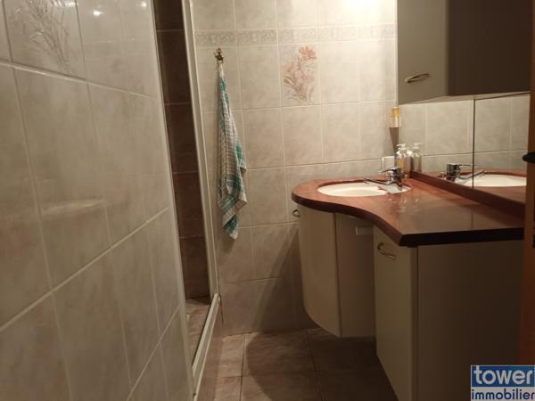 Maison
                                                                                                                                                                                                                                                                                                                        6 pièce(s)                                                                                                                                                                                                          4 chambre(s)                                                                                                                                                                                                          183.9  m²