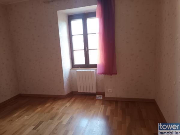 Maison
                                                                                                                                                                                                                                                                                                                        6 pièce(s)                                                                                                                                                                                                          4 chambre(s)                                                                                                                                                                                                          183.9  m²
