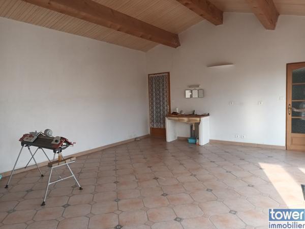 Maison
                                                                                                                                                                                                                                                                                                                        6 pièce(s)                                                                                                                                                                                                          4 chambre(s)                                                                                                                                                                                                          183.9  m²