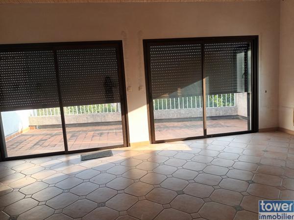 Maison
                                                                                                                                                                                                                                                                                                                        6 pièce(s)                                                                                                                                                                                                          4 chambre(s)                                                                                                                                                                                                          183.9  m²