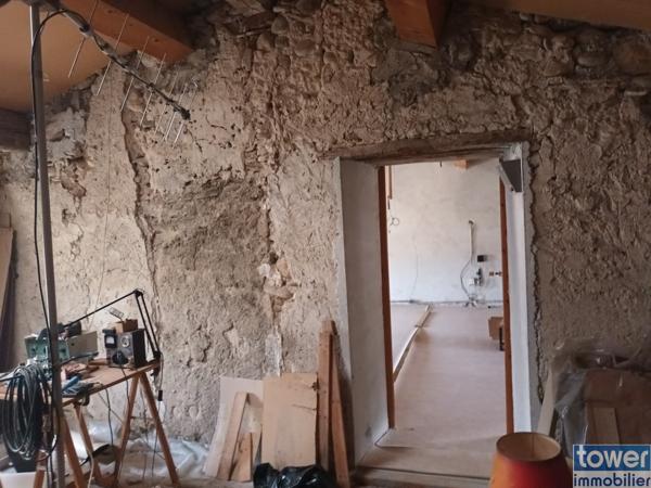 Maison
                                                                                                                                                                                                                                                                                                                        6 pièce(s)                                                                                                                                                                                                          4 chambre(s)                                                                                                                                                                                                          183.9  m²