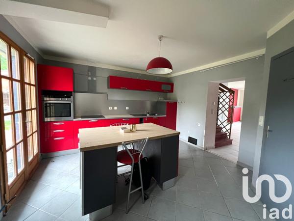 Maison 4 pièces de 104 m² à Mouleydier (24520)