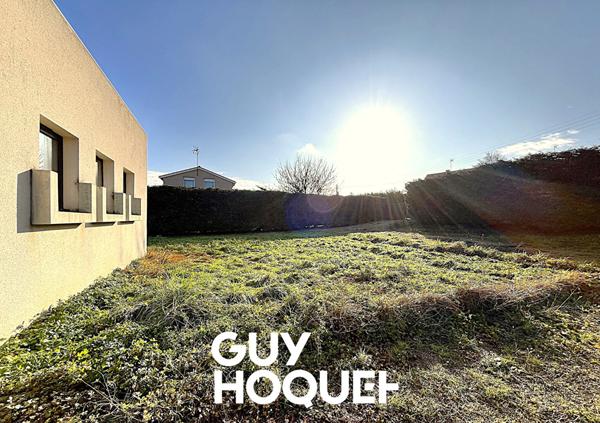 Villa Plain Pied 2 Chs + Bureau et 823 m² de Terrain - 71570 LA CHAPELLE DE GUINCHAY