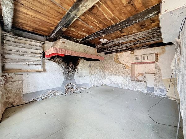 Saint-Beauzély (12620) Maison à rénover entièrement