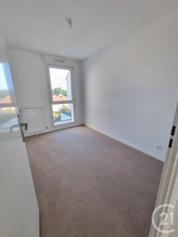Appartement F3 à vendre  3 pièces - 55,80 m 2   VILLECRESNES  - 94