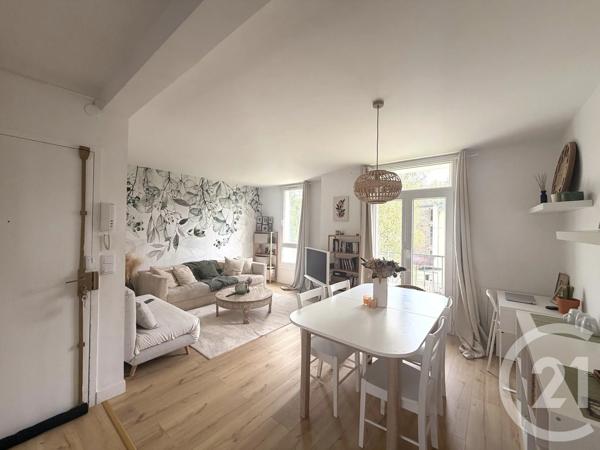 Appartement F3 à vendre  3 pièces - 55,80 m 2   VILLECRESNES  - 94
