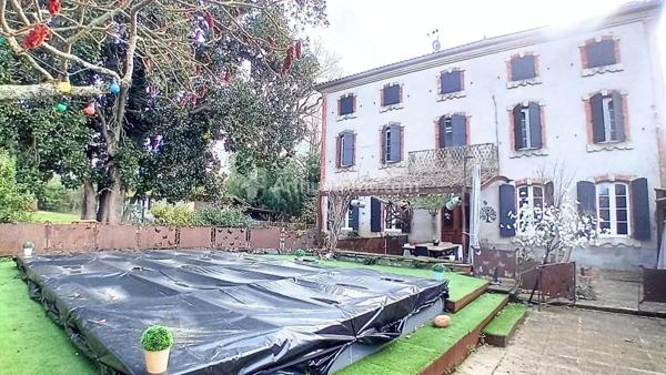 Vente Maison de village 6 pièces 335 m2 à Castres