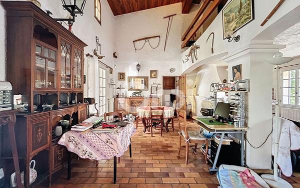 Maison à vendre    4 pièces • 174,18 m2 Lorgues