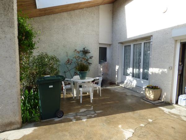 Maison de plain-pied bien entretenue, 2/3 chambres