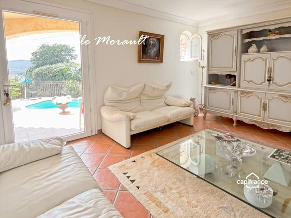 Villa à vendre 4 pièces avec terrasse et piscine BAGNOLS EN FORET (83)