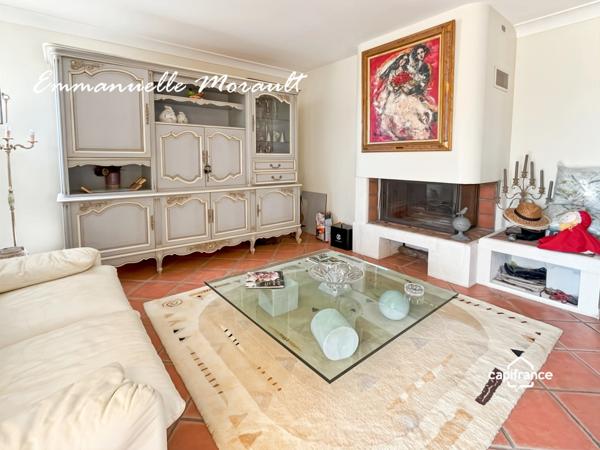 Villa à vendre 4 pièces avec terrasse et piscine BAGNOLS EN FORET (83)