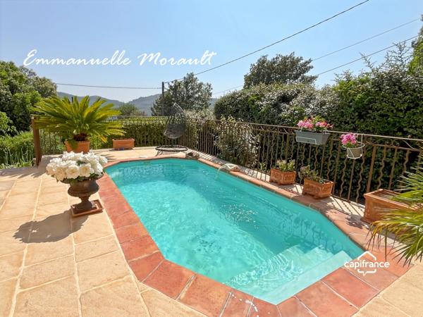 Villa à vendre 4 pièces avec terrasse et piscine BAGNOLS EN FORET (83)