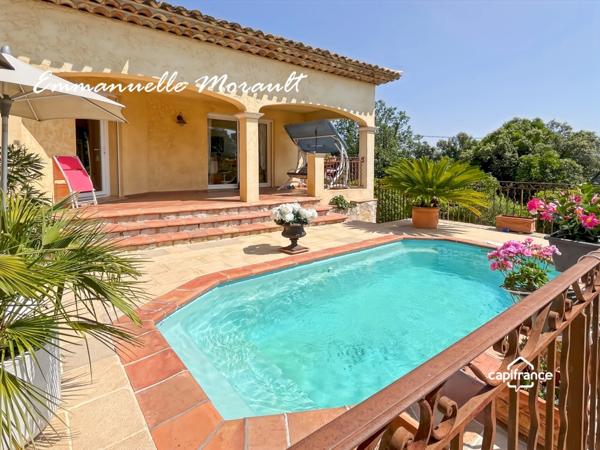 Villa à vendre 4 pièces avec terrasse et piscine BAGNOLS EN FORET (83)