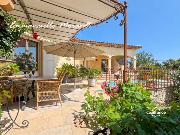 Villa à vendre 4 pièces avec terrasse et piscine BAGNOLS EN FORET (83)