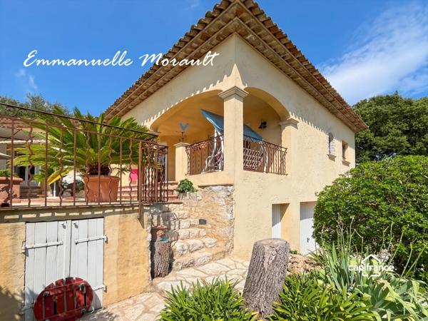 Villa à vendre 4 pièces avec terrasse et piscine BAGNOLS EN FORET (83)