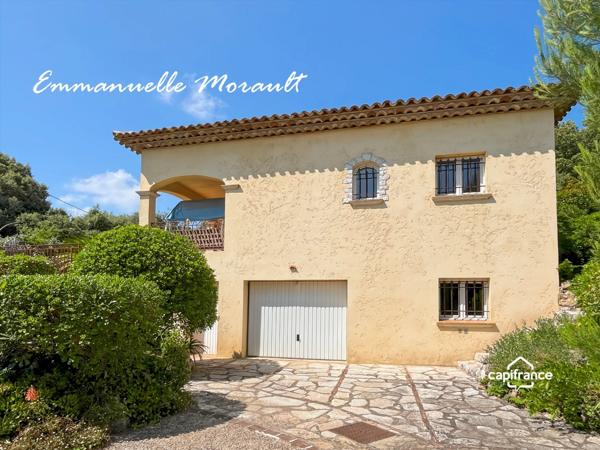Villa à vendre 4 pièces avec terrasse et piscine BAGNOLS EN FORET (83)