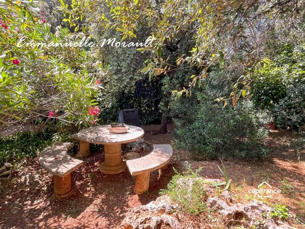 Villa à vendre 4 pièces avec terrasse et piscine BAGNOLS EN FORET (83)