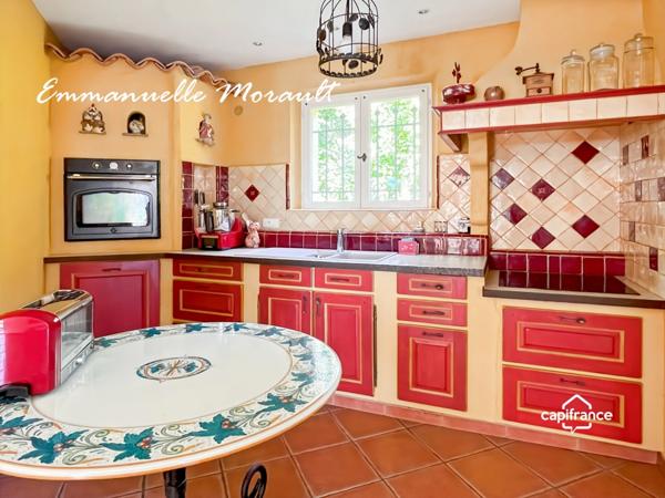 Villa à vendre 4 pièces avec terrasse et piscine BAGNOLS EN FORET (83)