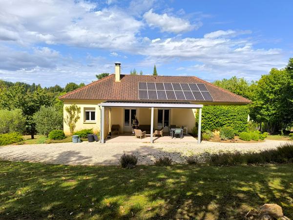 Maison plain-pied proche Prayssac 124m², 2 garages, terrain 8000m².