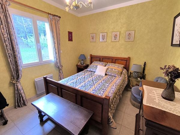 Maison plain-pied proche Prayssac 124m², 2 garages, terrain 8000m².