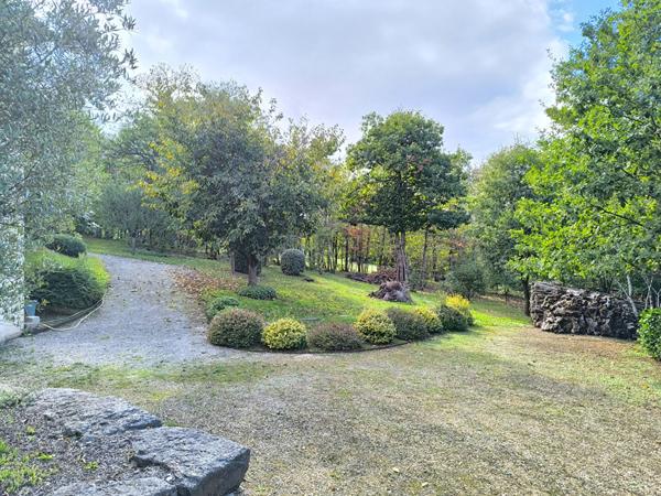 Maison plain-pied proche Prayssac 124m², 2 garages, terrain 8000m².