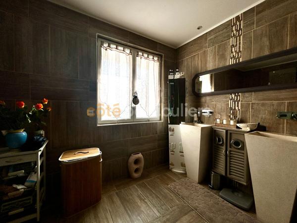 Vente
                Maison171 m² - 6 Pièces -
                    ARVERT (17530)