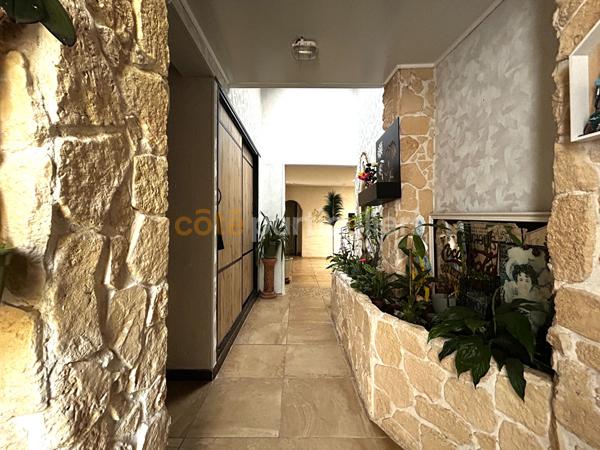 Vente
                Maison171 m² - 6 Pièces -
                    ARVERT (17530)