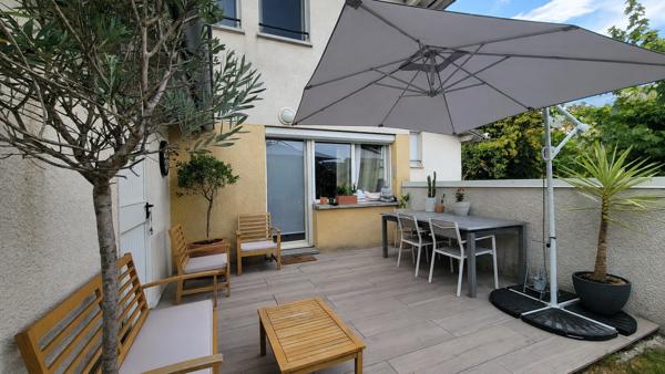 Maison
         3 pièces
        - 77 m² Exclusivité 255 000 € *