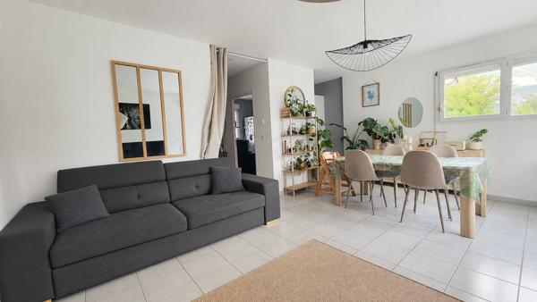 Maison
         3 pièces
        - 77 m² Exclusivité 255 000 € *