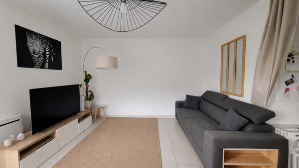 Maison
         3 pièces
        - 77 m² Exclusivité 255 000 € *