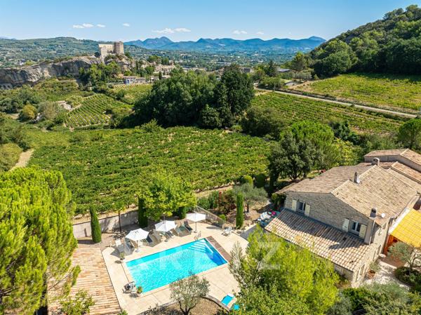 Vaison la Romaine - Propriété en pierre à vendre avec vue panoramique sur Vaison la Romaine