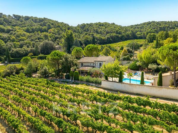 Vaison la Romaine - Propriété en pierre à vendre avec vue panoramique sur Vaison la Romaine