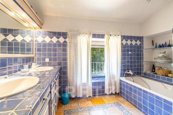 Vaison la Romaine - Propriété en pierre à vendre avec vue panoramique sur Vaison la Romaine