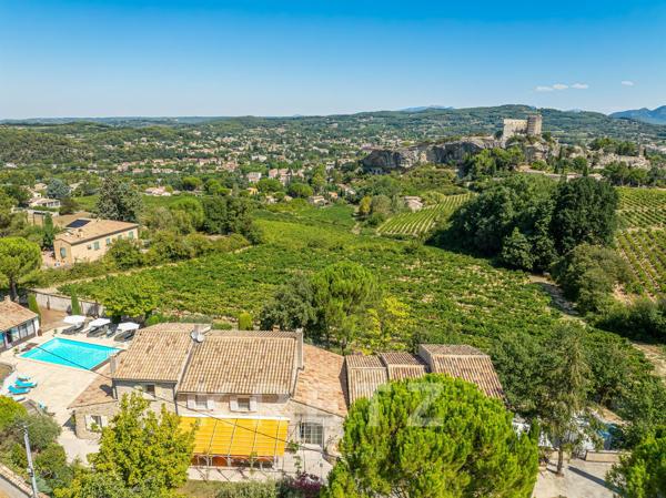 Vaison la Romaine - Propriété en pierre à vendre avec vue panoramique sur Vaison la Romaine