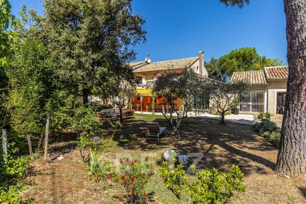 Vaison la Romaine - Propriété en pierre à vendre avec vue panoramique sur Vaison la Romaine