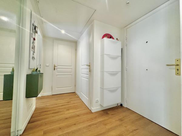 Antibes (06600) ANTIBES 2P DE 2012 GRAND STANDING EN REZ DE JARDIN GARAGE