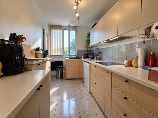 LUMINEUX APPARTEMENT 5 PIECES 90M2 AVEC ASCENCEUR