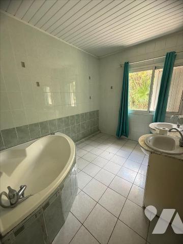 LE TAMPON LA POINTE Villa sur  Grand Terrain Arboré