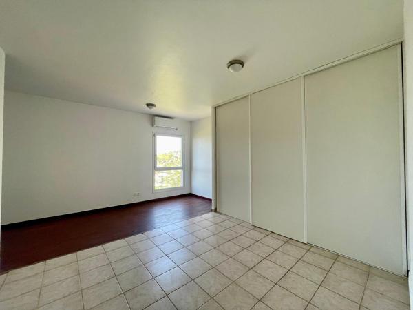 DUPLEX T3 AVEC JARDIN ET STATIONNEMENT