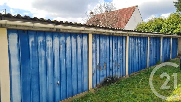 Parking à vendre  15 m 2   MONTIGNY LES CORMEILLES  - 95
