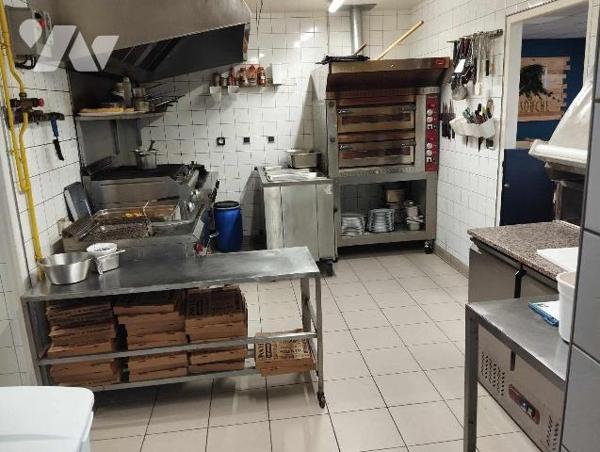 FONDS DE COMMERCE : RESTAURANT PIZZERIA - A vendre sur la commune de Isigny-le-Buat - Cette aff...
