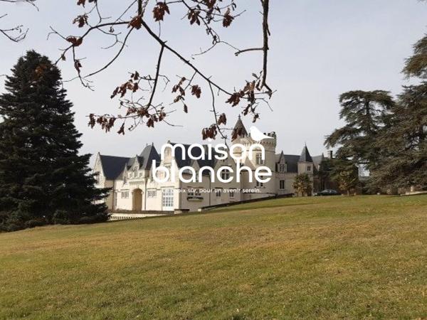 Château Historique d’Exception avec Domaine Viticole