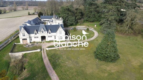 Château Historique d’Exception avec Domaine Viticole