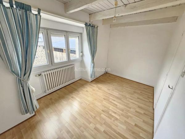 Location                                                      Maison
                        
                     6 pièces                      112 m2                     à Belle-Isle-en-Terre