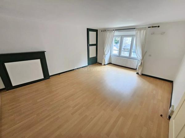 Location                                                      Maison
                        
                     6 pièces                      112 m2                     à Belle-Isle-en-Terre