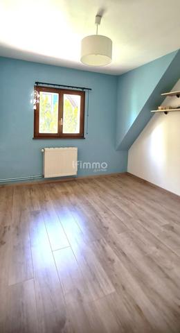 Maison jumelée 5 pièces de 120 m² sous-sol complet et jardin