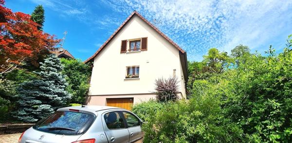 Maison jumelée 5 pièces de 120 m² sous-sol complet et jardin