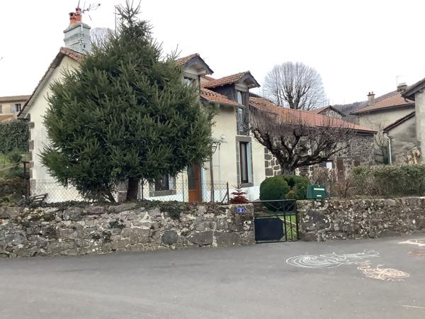 MAISON 4 PIECES - 15130 SAINT SIMON
